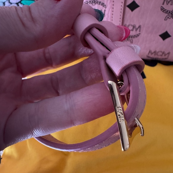 MCM Pink Toni Top-Zip Shopper In Visetos - Picture 4 of 10